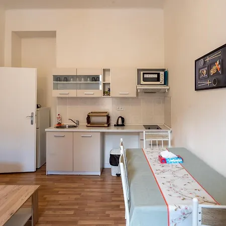 Downtown Apartment *
